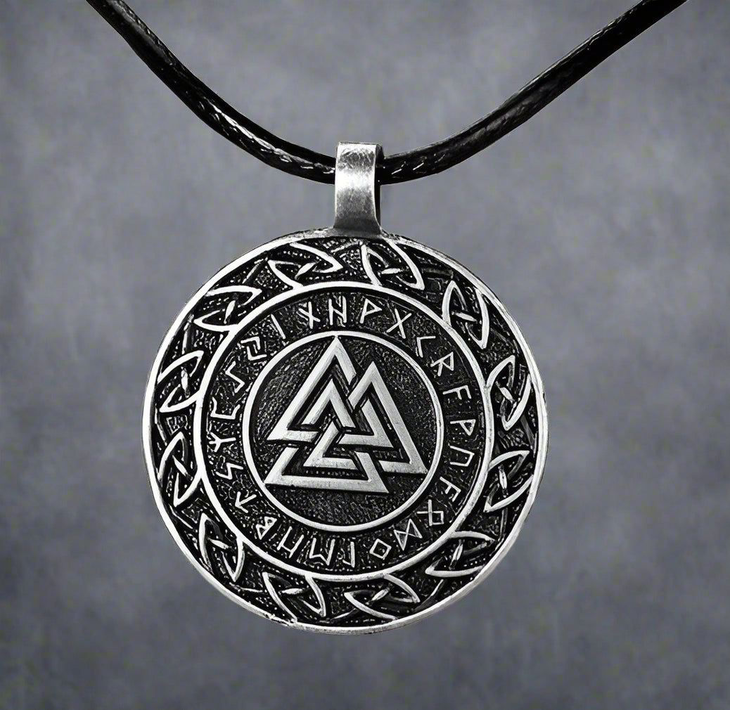 Asgard Crafted Circular Horn Valknut Symbol Pendant & Chain