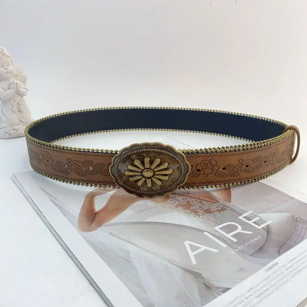 Fashion Adjustable Women Belt Vintage PU Leather Cowboy Belt Engraved-Buckle Boho Western Belt for Jeans Pants Dresses