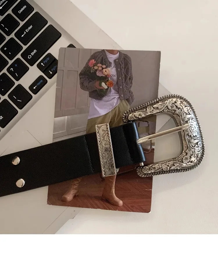 (Copy) Heavy Retro Rivet Belt Women's Fashion Personality High-End With Jeans 2024 New Belt Trend