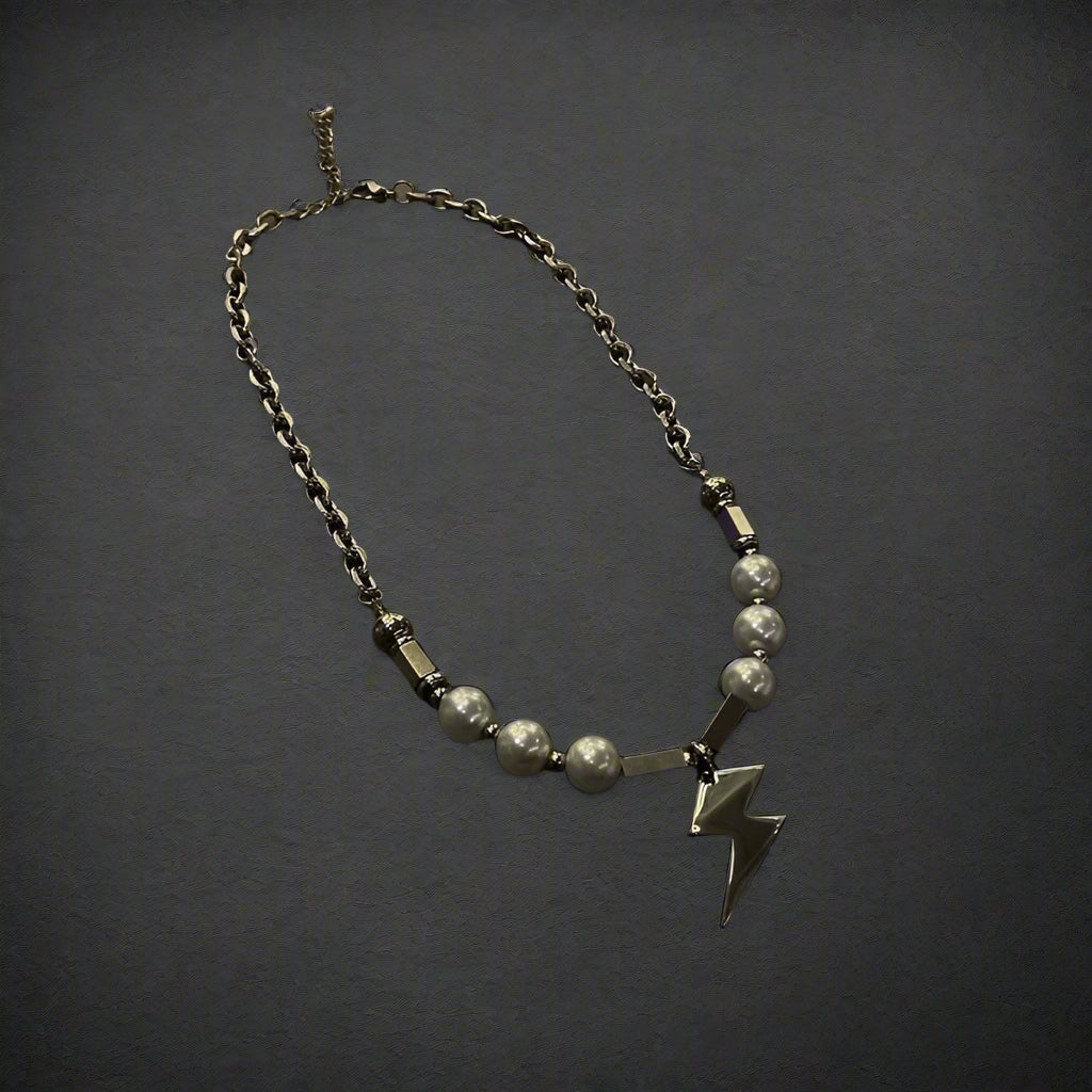 Y2K Lightning Bolt Necklace – Pearl & Metal Chain Hybrid