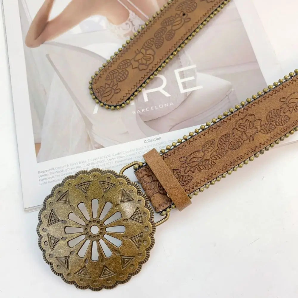 Fashion Adjustable Women Belt Vintage PU Leather Cowboy Belt Engraved-Buckle Boho Western Belt for Jeans Pants Dresses